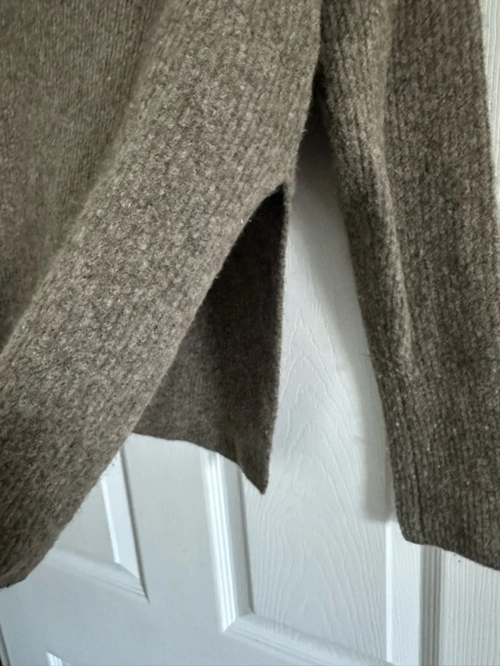 Size XS Aritzia Community Women’s Wool Yak Turtleneck Sweater Cozy Knit - Picture 5 of 7